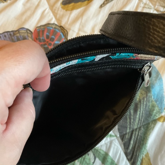 Disney with Mickey Mouse crossbody bag - Picture 6 of 9